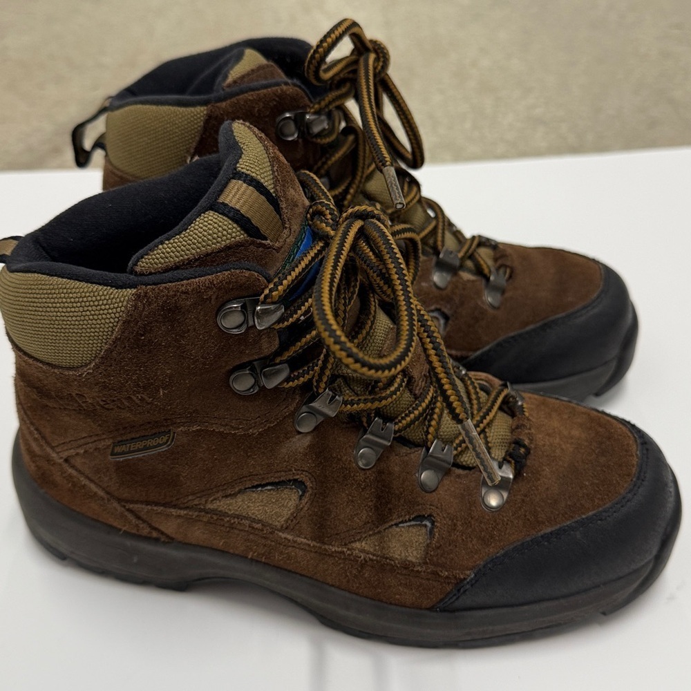 L.L. Bean Women’s Waterproof Hiking Boots – Brown Suede, Size 6